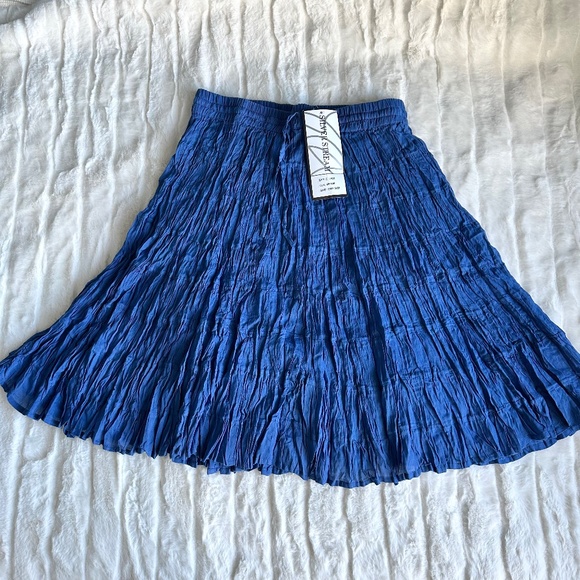 Silver Stream Skirts Nwt Blue Crinkle Broomstick Skirt Fun Spring And Summer Skirt With
